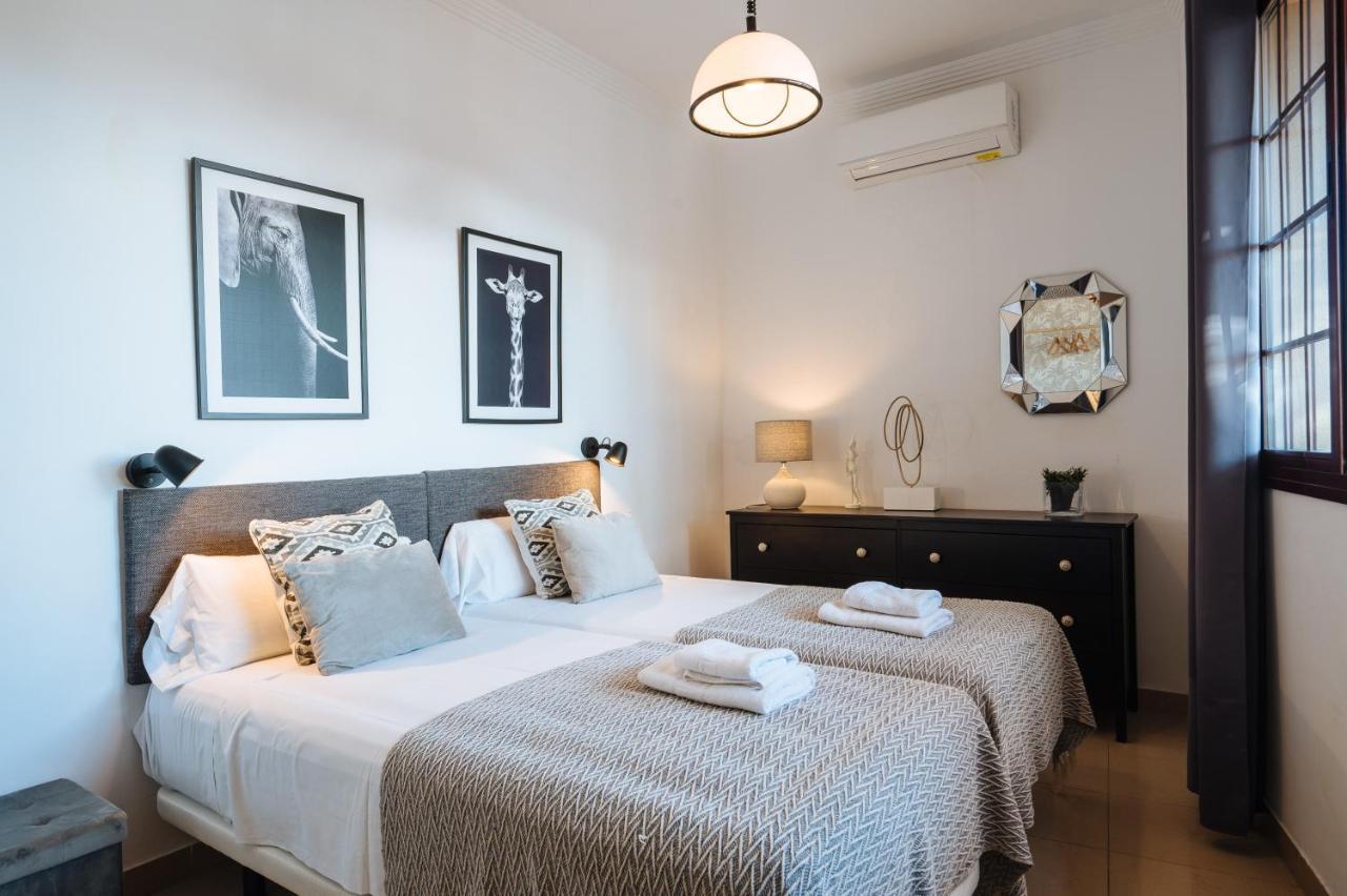 Homeyseville-Amazing Penthouse Giralda Views 8 Pax, Parking Optional Экстерьер фото