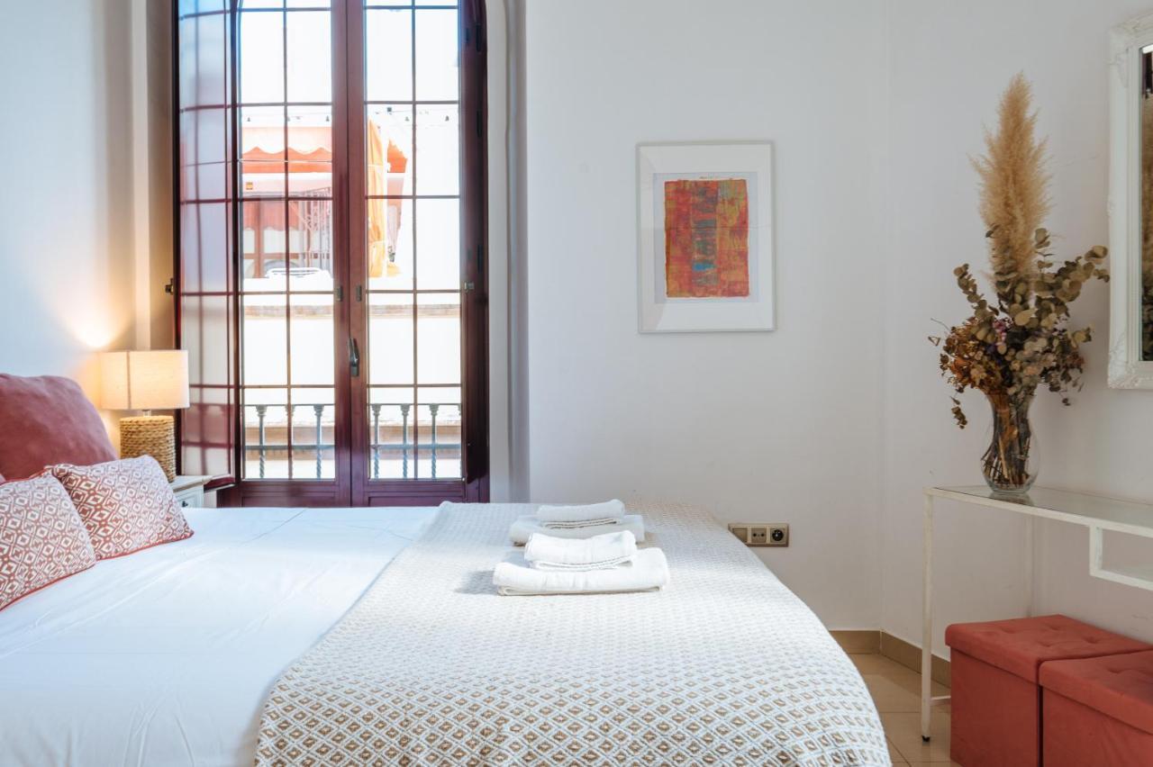 Homeyseville-Amazing Penthouse Giralda Views 8 Pax, Parking Optional Экстерьер фото